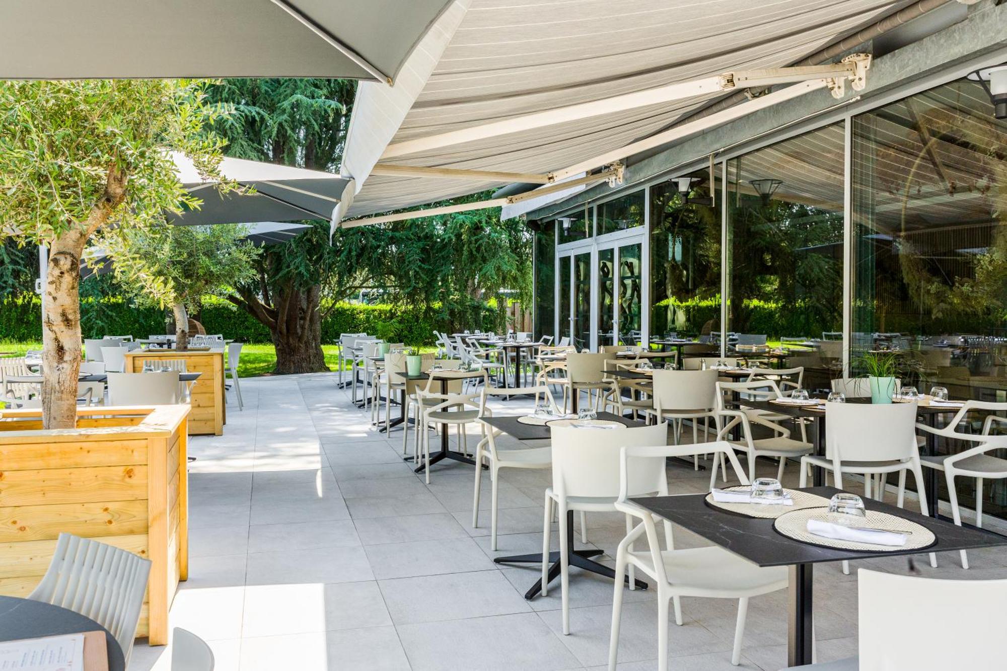 Hotel Novotel Pau Pyrenees 4*