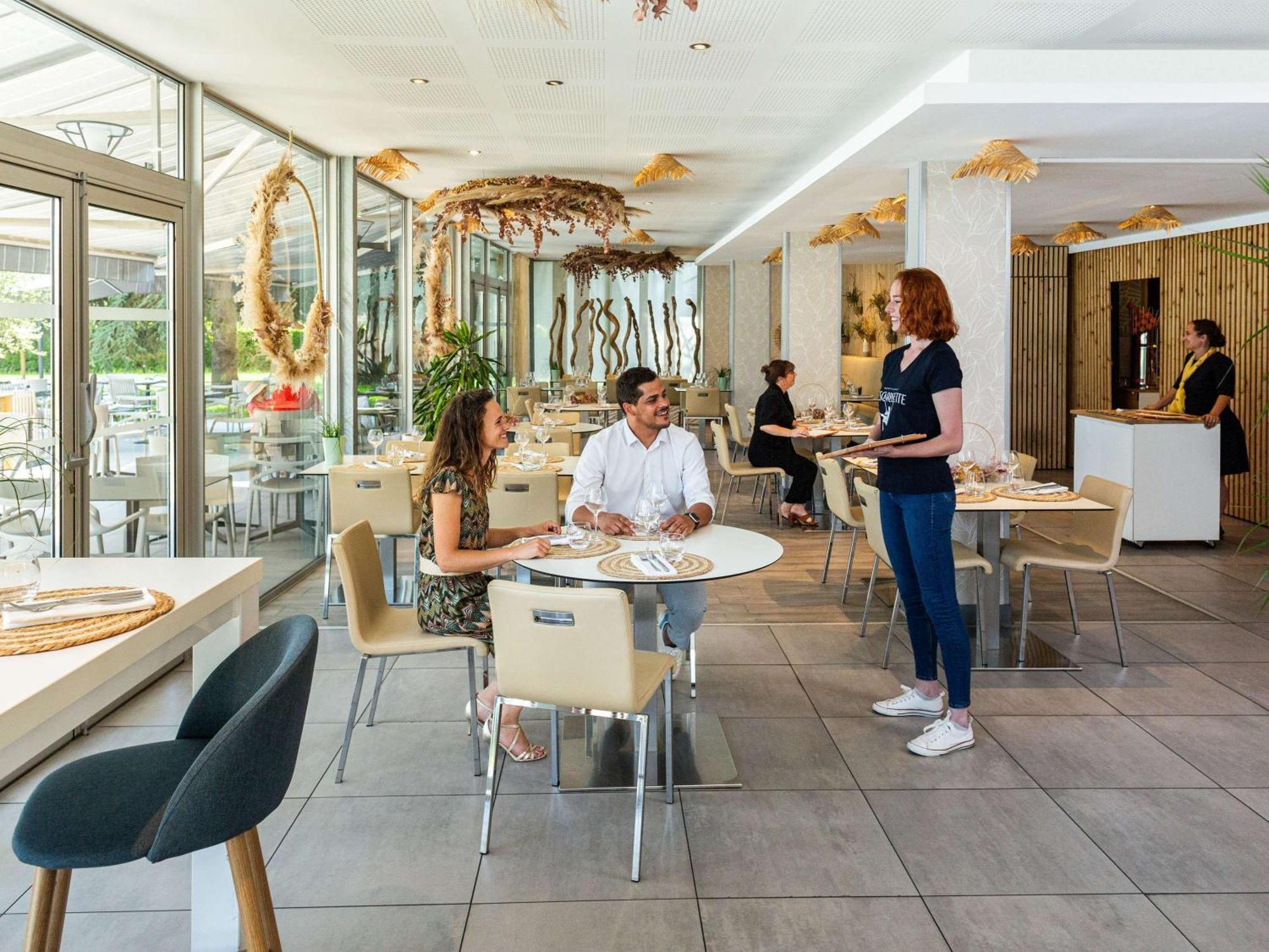 Hotel Novotel Pau Pyrenees 4*