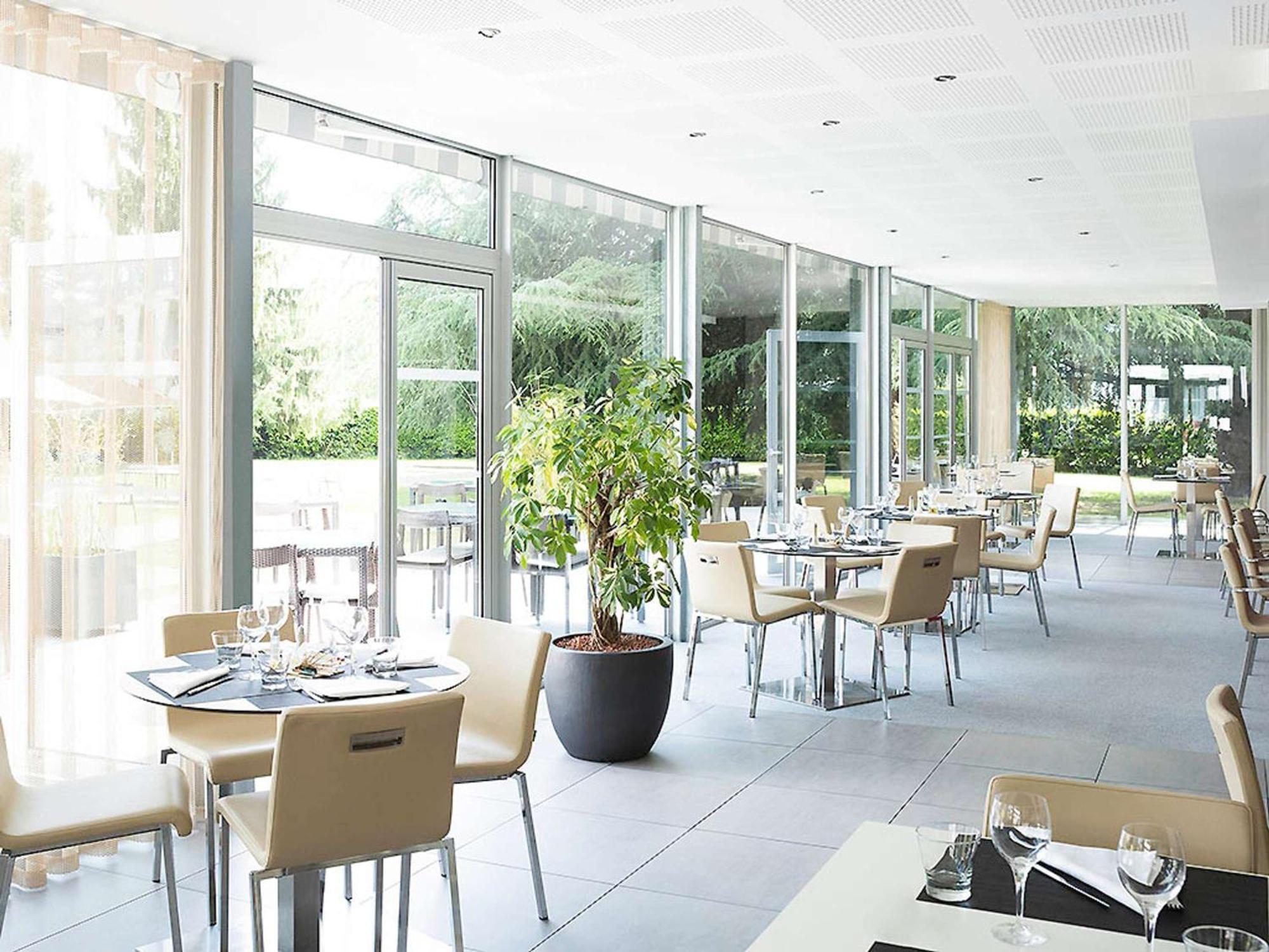 Novotel Pau Pyrenees 4* Lescar